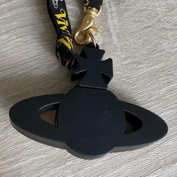 Vivienne Westwood orb pendant USB 16 GB rare VW event VIP Gift Souvenir - Picture 9 of 15